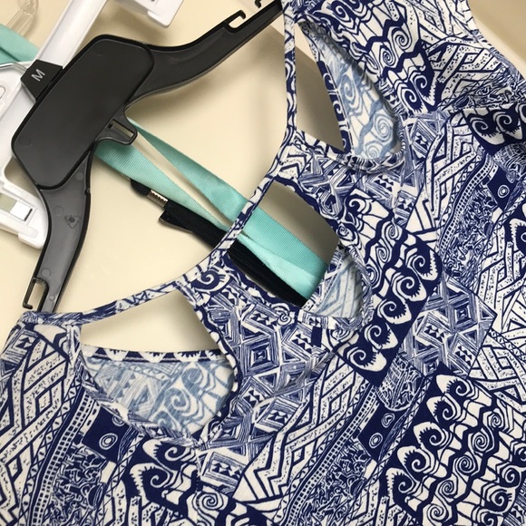 Cute top! - Picture 3 of 4